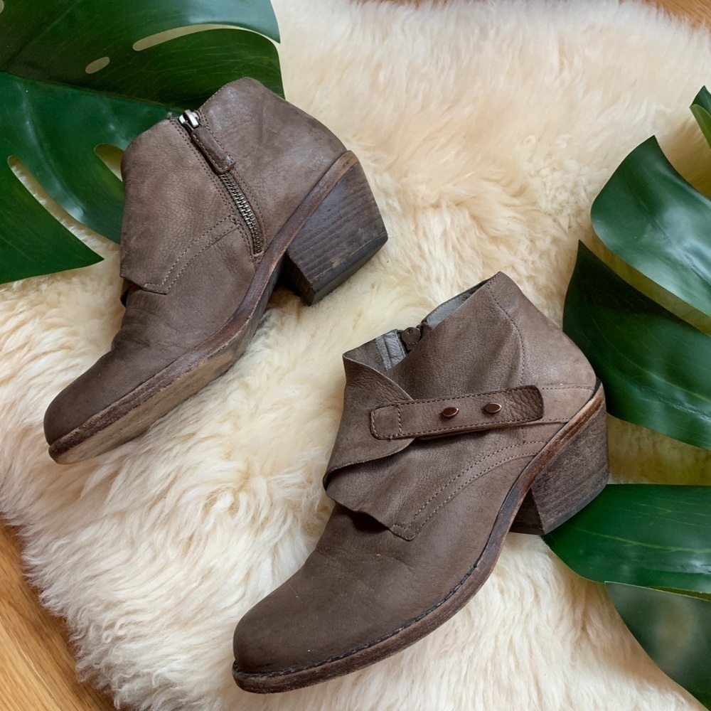Eileen Fisher Ankle Taupe Wrap Leather Booties 6